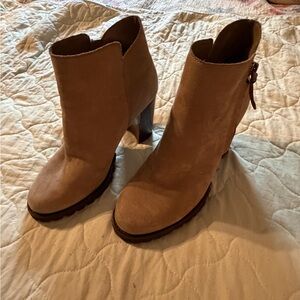 Gibson Latimer Tan Heeled Boots